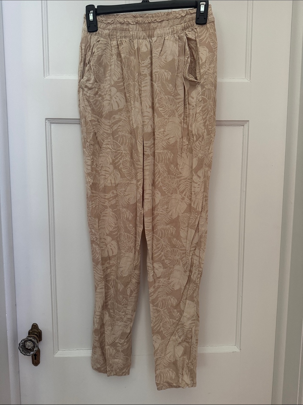 H&M Light Beige Tropical Print Casual Pants